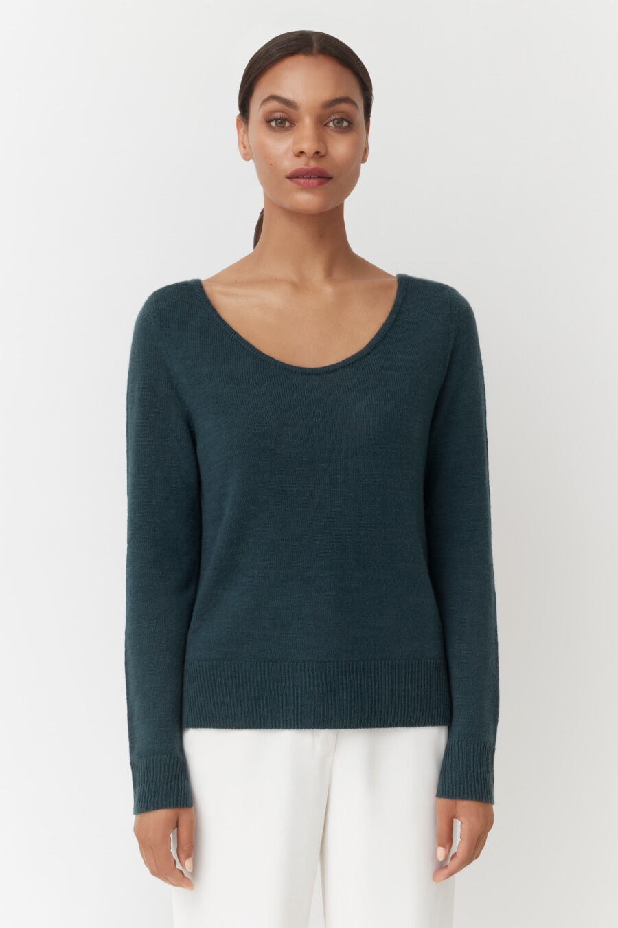 Single-Origin Cashmere Scoop Neck Sweater