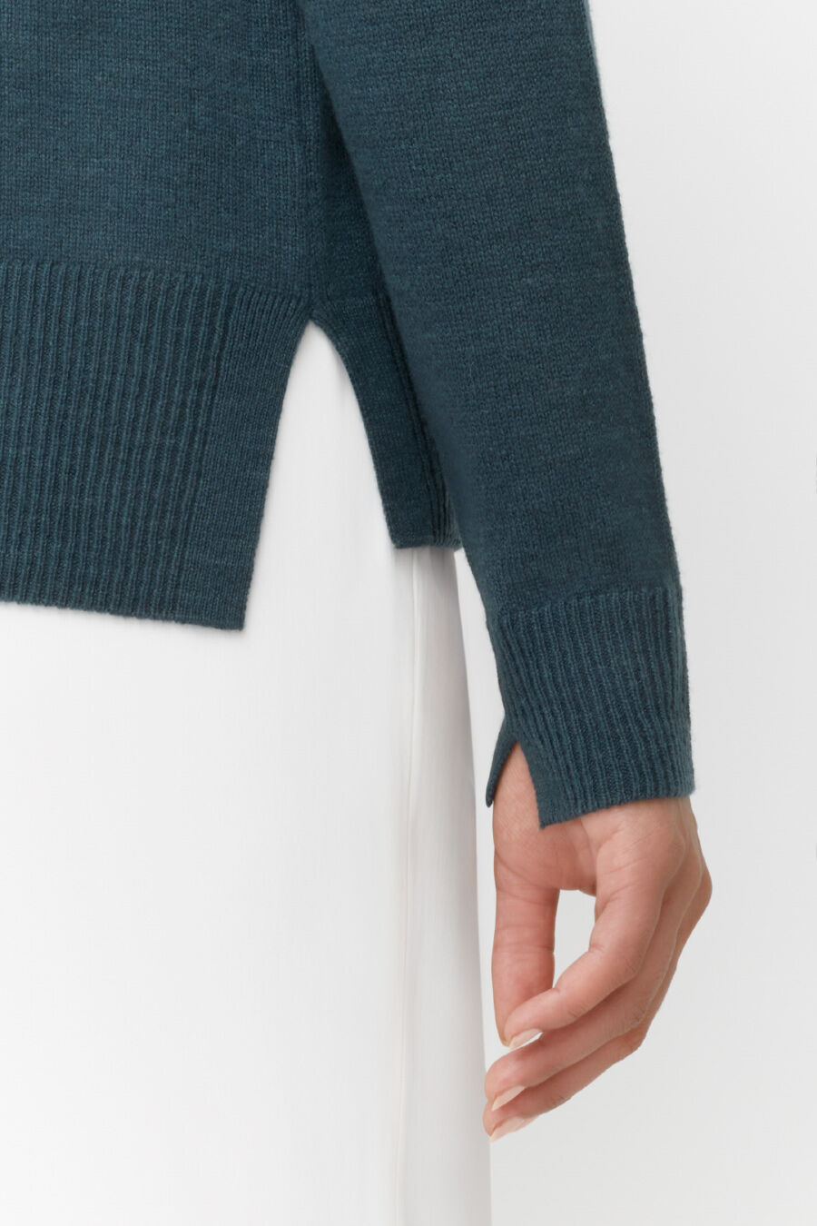 Single-Origin Cashmere Scoop Neck Sweater